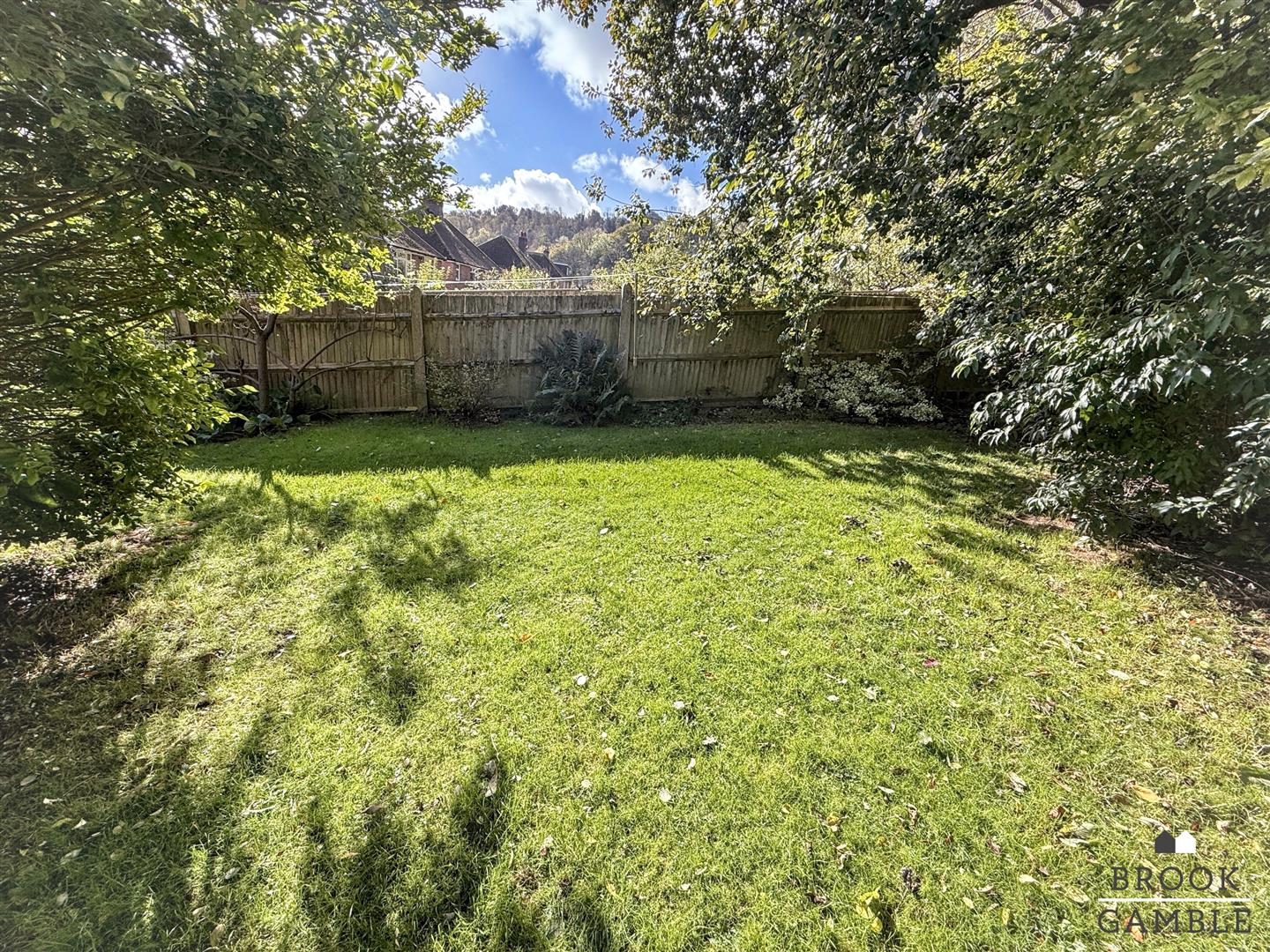 2 Bedroom Apartment. Peppercombe Road in Eastbourne, 5